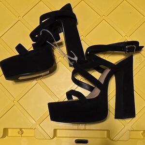 Gianni Bini Black Platform Heels sz 9.5m